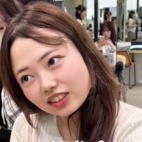 就職活動を控える女性が「暗めのカラー」を希望　エレガントな変身姿が話題に！