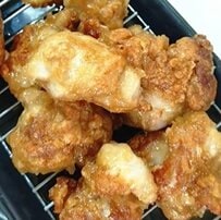 看護師の母が息子に作る【唐揚げ弁当】タコさんウインナーやお花の卵焼きも詰めたお弁当が素敵