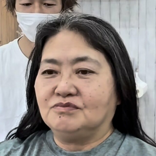 「男の人に間違えられちゃって…」暑さと重たさに悩むロングヘアの女性がショートボブでフェミニンにスタイルチェンジ！