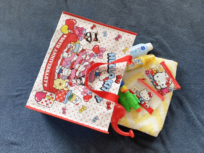 サンリオトート中身をいれたところ