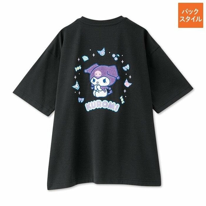 立体的なサガラ刺しゅうで表現されたクロミのTシャツ