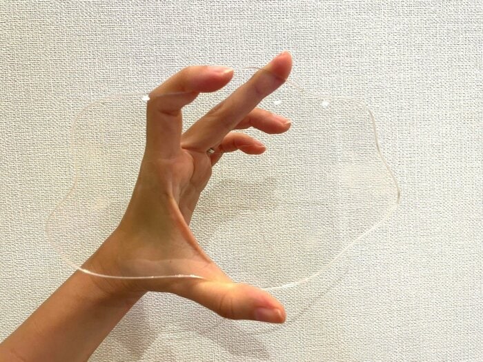 透明なので玄関やリビング、寝室など比較的どんな空間にも◎