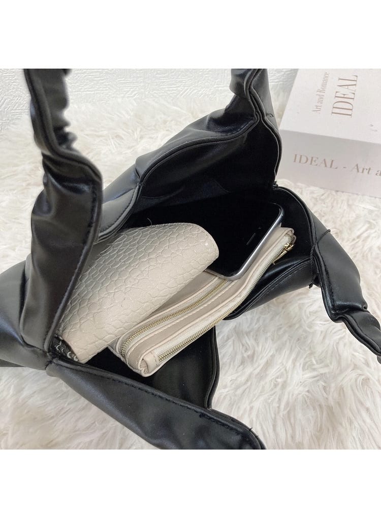 出所：パルグループ公式ファッション通販サイト 3COINS イオンモール太田店のSHIHOのスタッフコーディネート