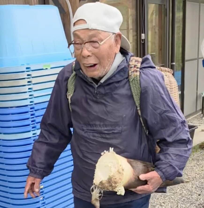 【80代夫婦】おじいちゃんが掘ったタケノコでおばあちゃんが作るフルコースに反響