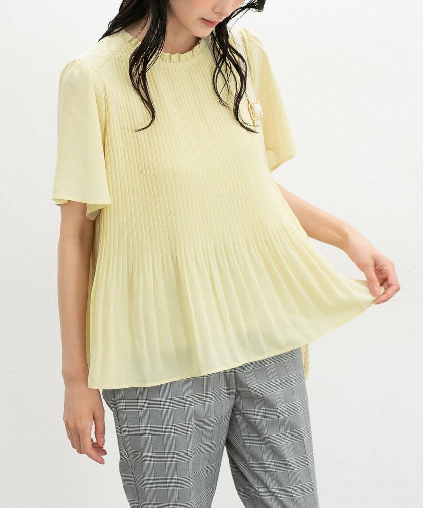 出所：ハニーズ公式　プリーツ使いブラウス