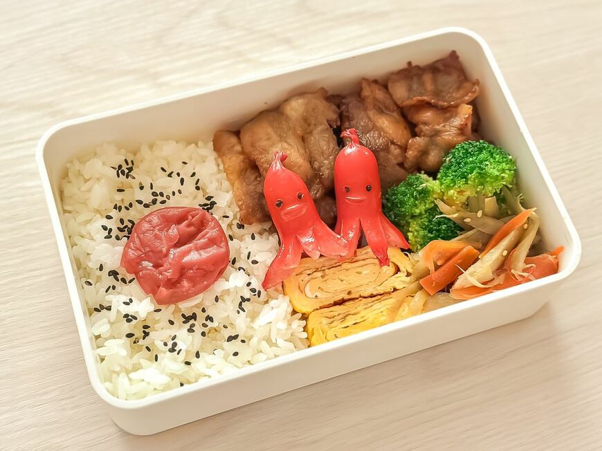 中村仁美 中学生息子に作った8日分の手作り弁当を公開「豪華なお弁当！」「どれも美味しそう」