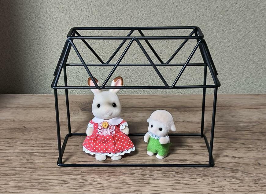 筆者撮影（ダイソー、ガーデニング置物）