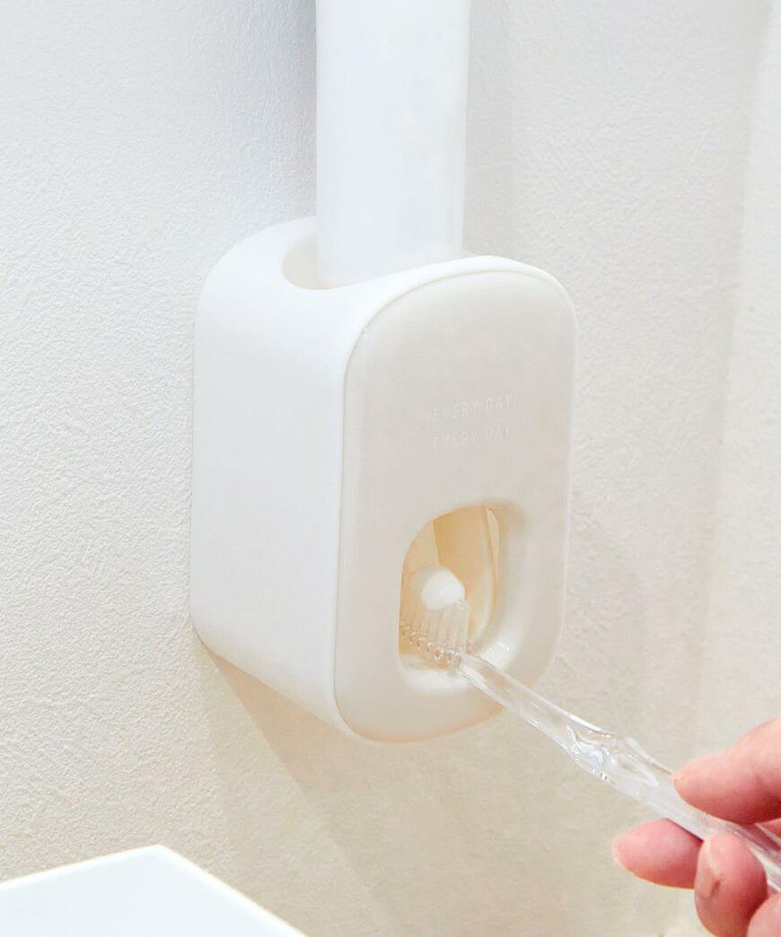 出所：パルグループ公式ファッション通販サイト 3COINS 歯磨き粉ディスペンサー