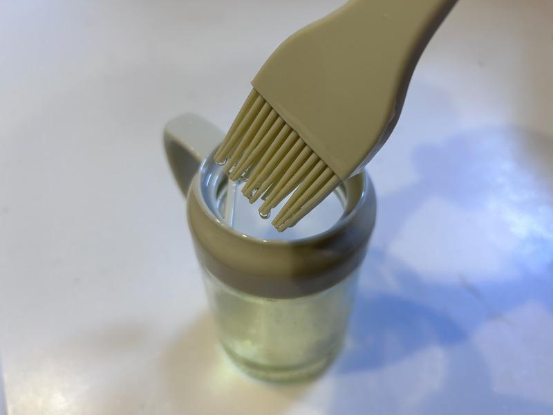 ハケ付きオイルボトル