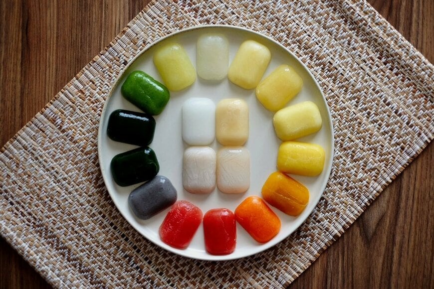 綺麗に並べられた離乳食ペーストの冷凍ストック