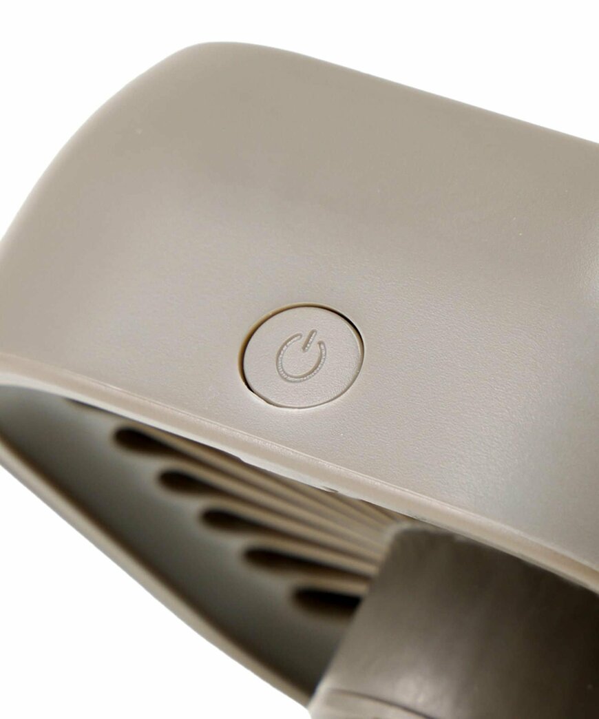 出所:3COINS公式 CARエアコン用ファン