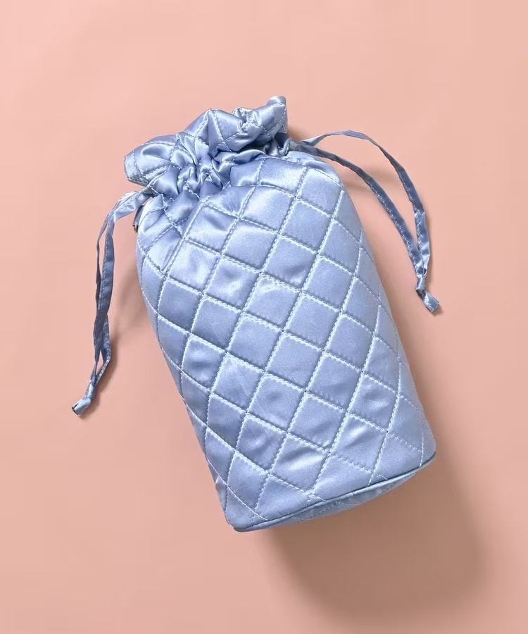 ストラップを外せばポーチにもなります