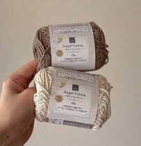 【100均】セリアの“NEWエンジェルコットン毛糸”を引き上げ編みしていったら…秋感あふれる「もこもこティッシュカバー」に「こんなにも美しい」と反響