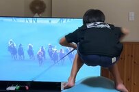 9歳少年「未来のジョッキー」のイメトレ動画に1万いいね　「乗っているもの」に驚く人が続出