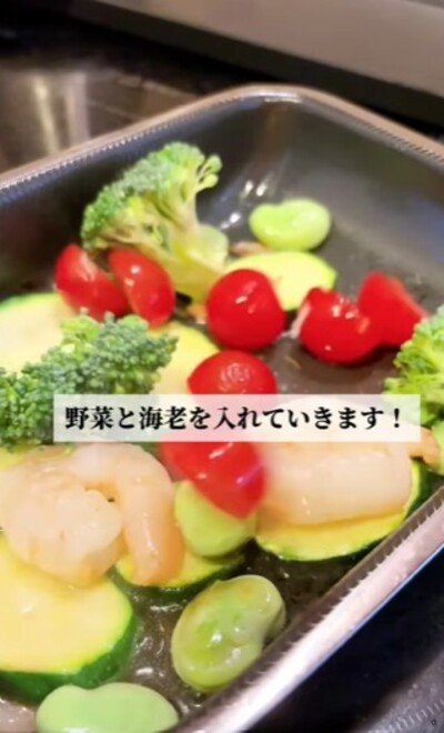 オリーブオイルで野菜を炒める
