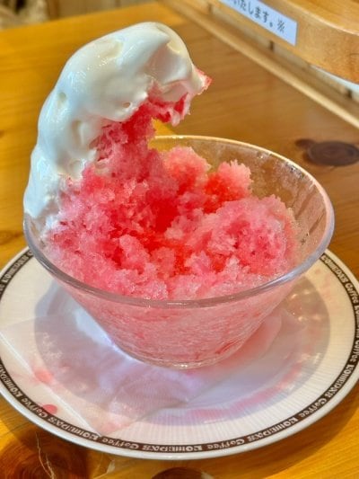 食べ進めたかき氷