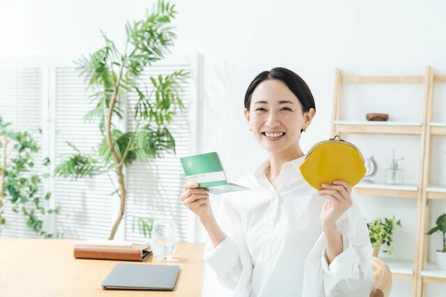 【20〜70歳代の貯蓄額データ】平均・中央値はいくら？資産3000万円世帯の割合と、元銀行員が教える「現役世代がつけておくべき習慣5つ」