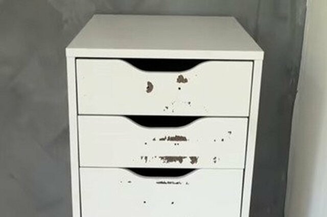 塗装が剥がれたチェスト→「アンティーク調」のおしゃれなチェストに大変身　美しい完成品に驚きの声