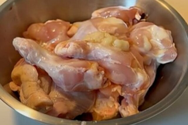 【夕食の残りを賢く】夫に作るハーブチキンとプルコギの「サンドイッチ弁当」　詰め詰めのビジュアルに「おしゃれすぎ」