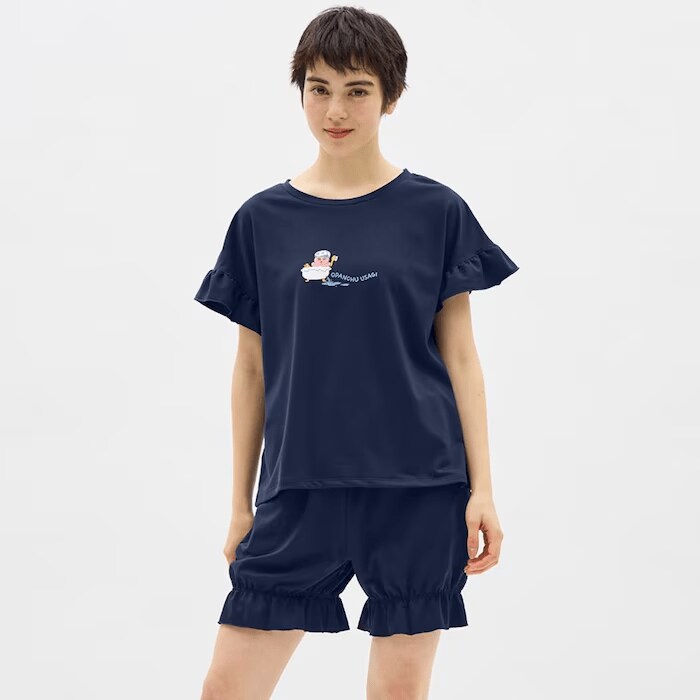 頑張るのに報われない様子のおぱんちゅうさぎをプリントしたTシャツ