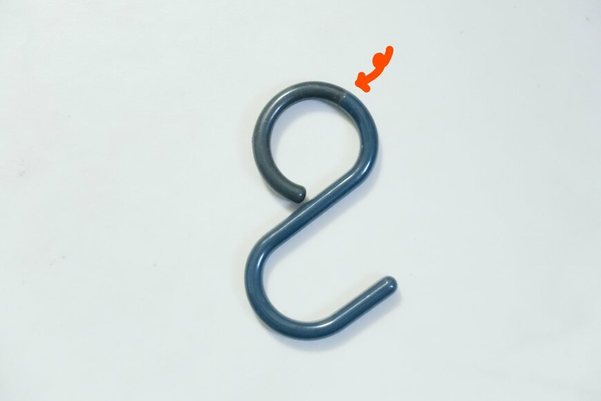 筆者撮影（外れにくいSの字フック、ダイソー）