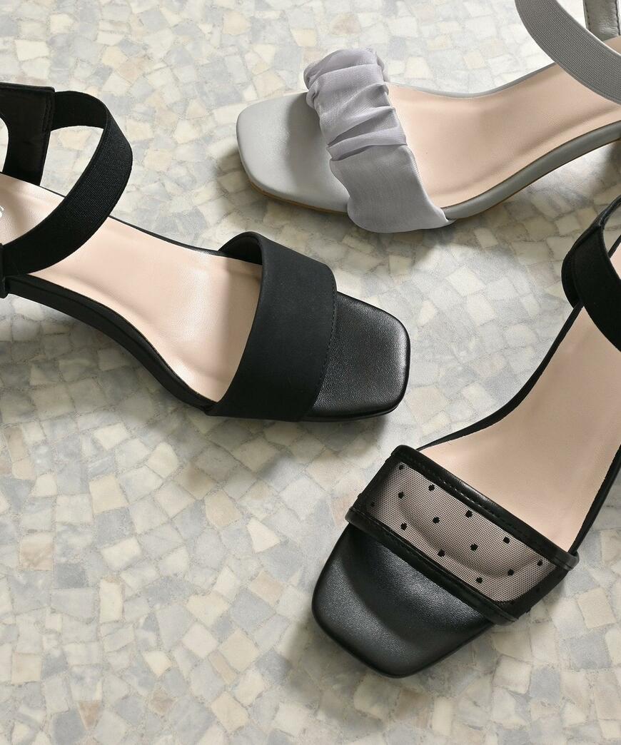 出所：ハニーズ公式オンラインストア ゴム使いヒールサンダル