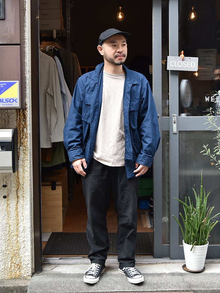 ジャケット / SH、カットソー / comm.arch.、パンツ / steven alan、シューズ / CONVERSE、キャップ / COMESANDGOES