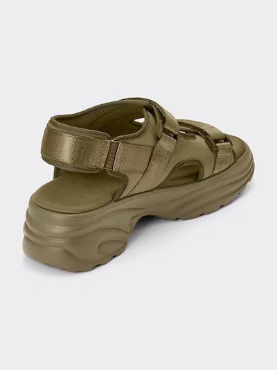 画像出所：GU公式オンラインストア