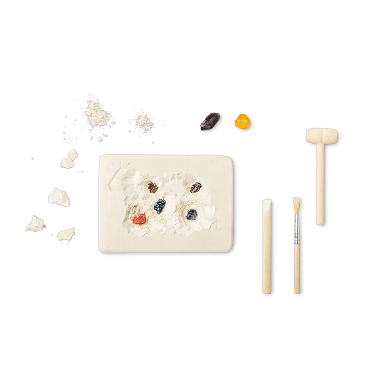 発掘に必要な道具も一緒に入っています／出所：フライング タイガー コペンハーゲン公式サイト