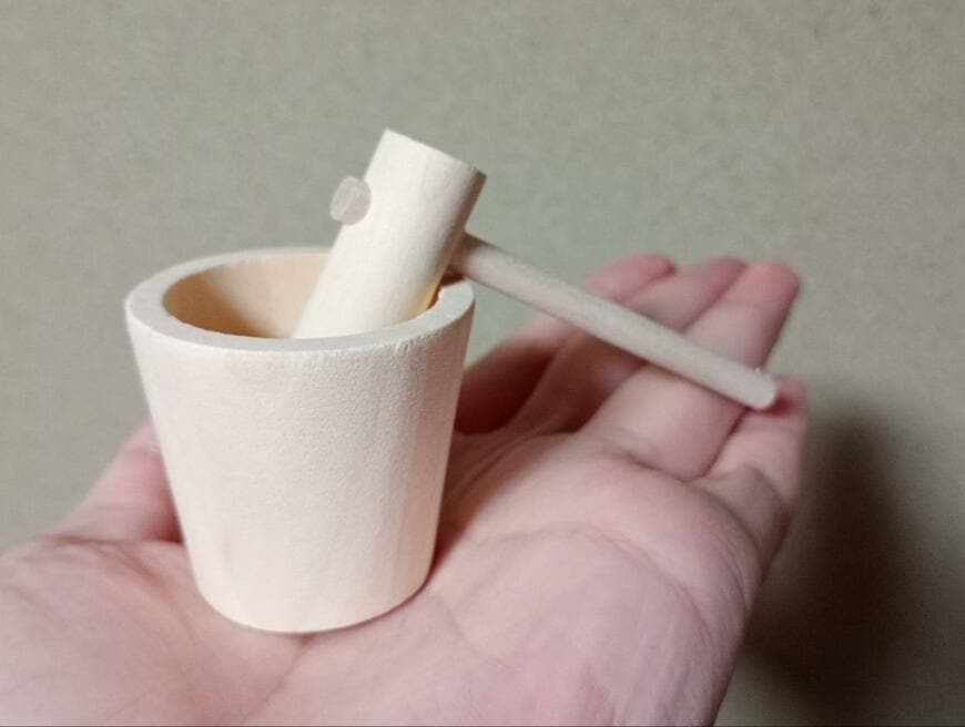 筆者撮影（セリア、木製オブジェ 杵と臼）