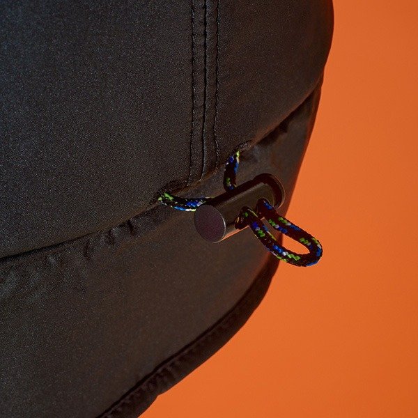 ファミリーマート　耳当て帽子 くろ　画像