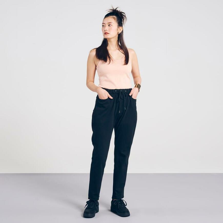 レディースシン・呼吸するインナーカップ付きタンクトップ肌さら