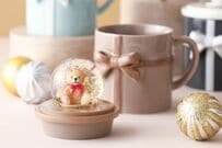 フランフラン〈スノードーム＆マグ〉はクリスマスのインテリアとしても素敵です