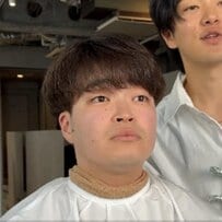 「すぐに髪が広がってしまう…」髪のクセに悩む男性　美容師直伝の簡単&すぐできるスタイリング法が目からウロコ