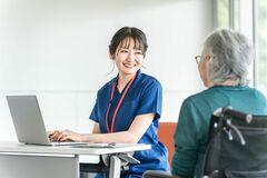 介護保険負担限度額認定証は住民税が非課税でも預貯金が基準を超えると対象外。令和8年8月から第2段階の基準額はどう変わったかを解説