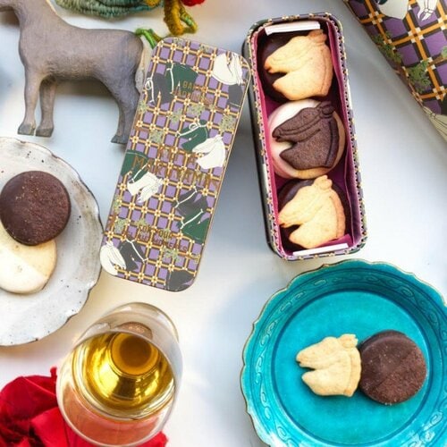 ケイタ マルヤマ クッキー缶 (CHESS)