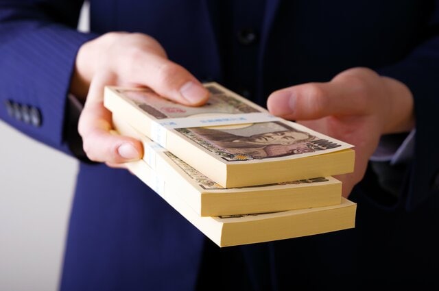 【実家の相続】10人に1人は相続税の対象？国内貯蓄の6割を保有する60歳以上！過去最高「3.2兆円」相続税総額の時代