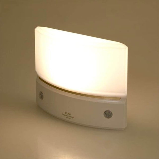 明暗人感付センサーライト　もてなしのあかり(HLH-1203NNPW)　3990円（税込）