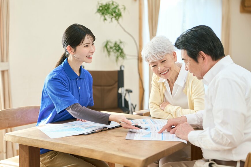 【公的介護保険】介護サービスの自己負担は原則1割！所得により「2割・3割」になる基準と25年で利用者3.6倍に！月額保険料も「2911円→6225円」へ