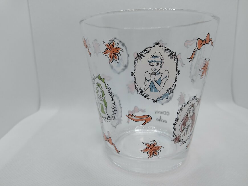出所：筆者撮影（セリア、ディズニー・ガラスコップ）