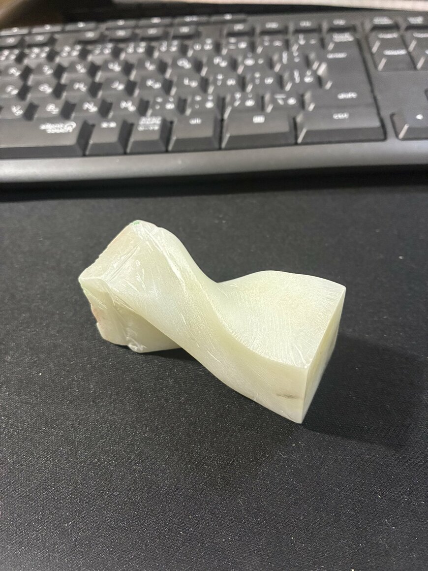 手にフィットする形
