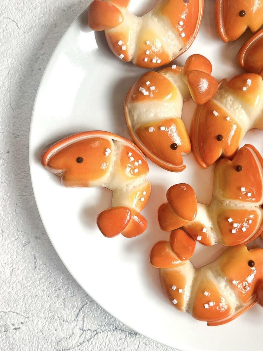 つやつやでおいしそうな海老塩パン?