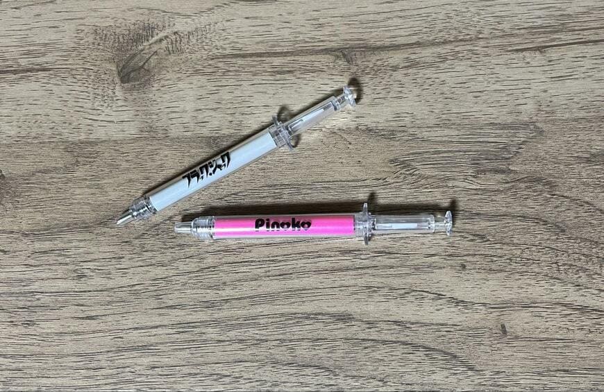 ダイソー、注射器型ボールペン 2本入り商品画像