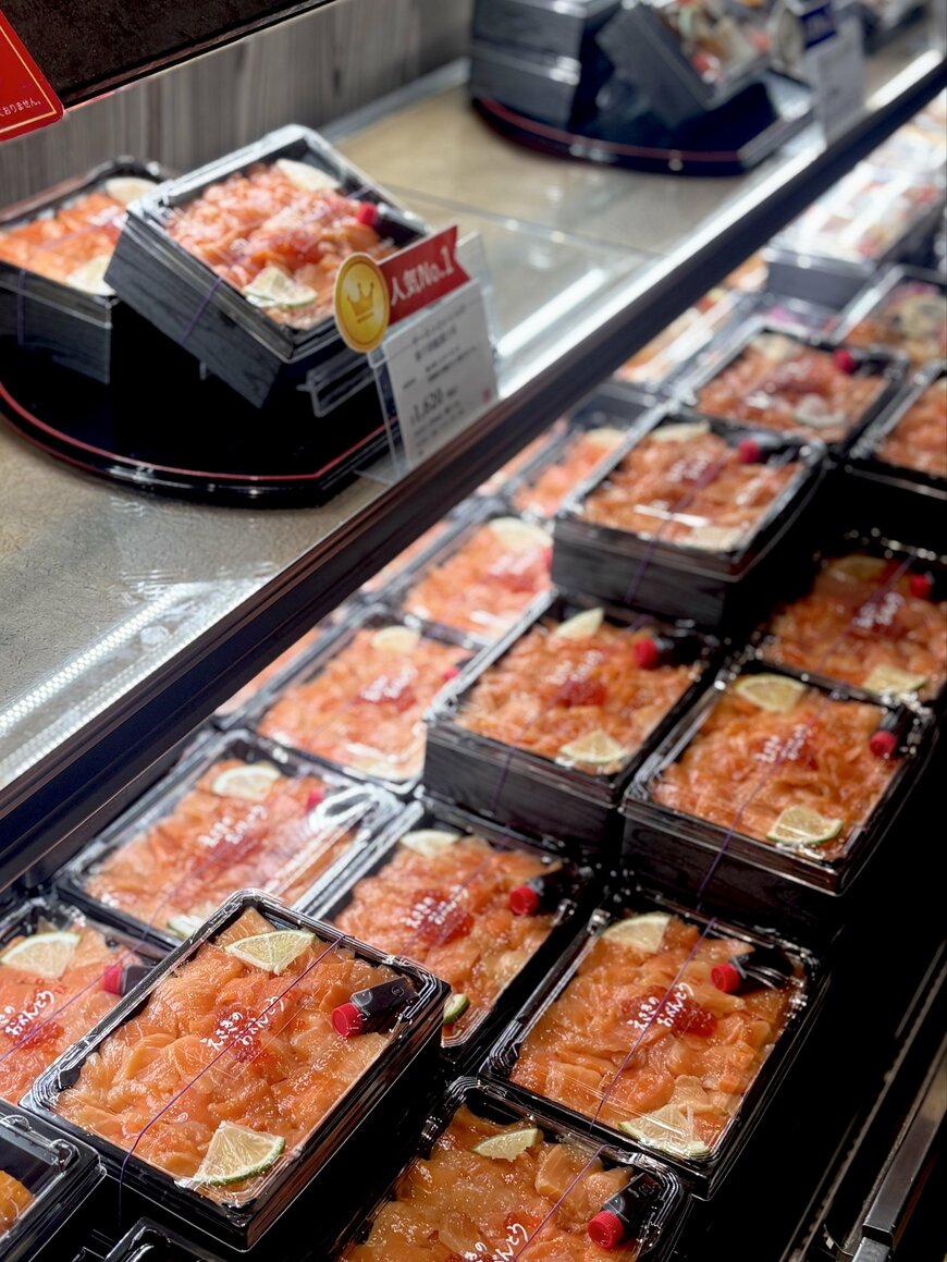 お弁当がずらりと並んだ売り場