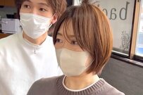 “ずっとショート”の女性がおしゃれな「マッシュウルフ」に挑戦！垢抜けた姿に明るい笑顔