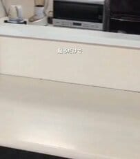 築30年中古マンション〈キッチンカウンター〉を2児主婦が…貼るだけDIY→ホテルライクな〈高見え空間〉に雰囲気ガラリ！