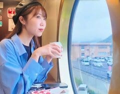 海沿いを走る絶景カフェ列車「etSETOra」が最高すぎる！ 全席オーシャンビューの旅に「乗ってみたい」と反響