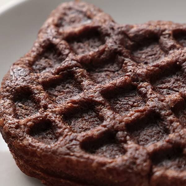 ネコ型がキュートなココア味のワッフル