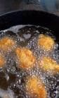 高校生の息子へ【父ちゃん弁当】太刀魚を大葉で巻いてカラッとフライに！おにぎり3個とおかずが半分ずつ並ぶ一箱がおいしそう