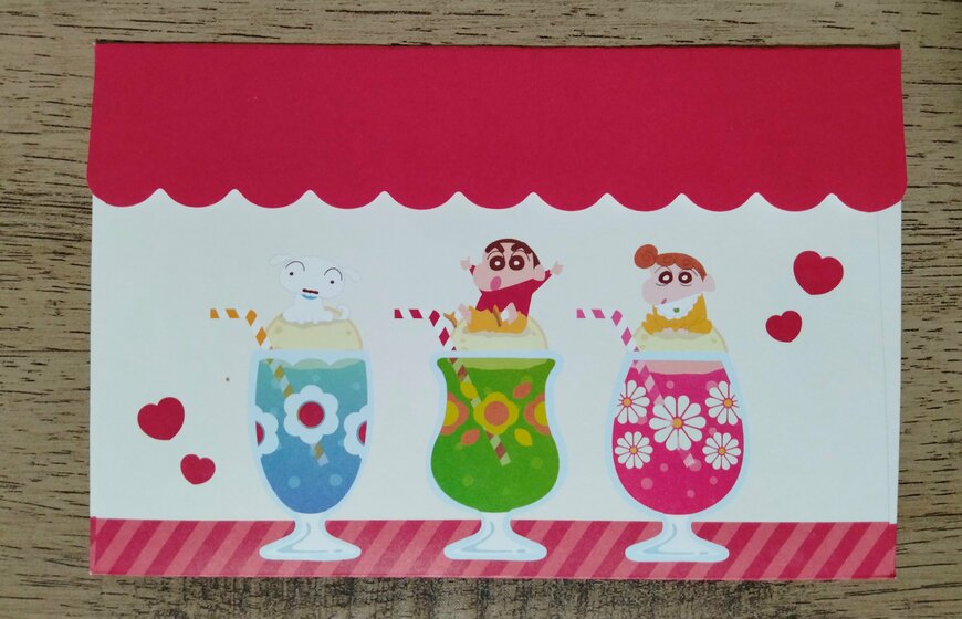 筆者撮影（セリア、レターセット4セット クレヨンしんちゃん 喫茶店 シール付）